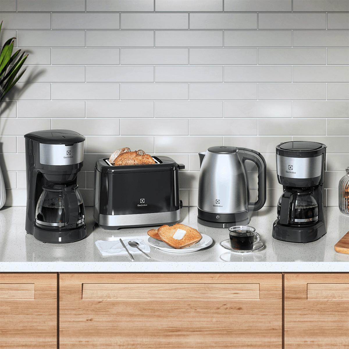 Cafetera Eléctrica Electrolux Inox Ecm20 1,2l Color Negro